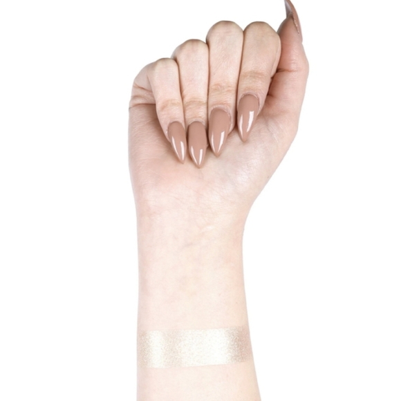 SALE! Artist Couture Diamond Glow Powder - Picture 4 of 4